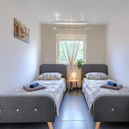 Gordana-3 By Interhome Appartement *